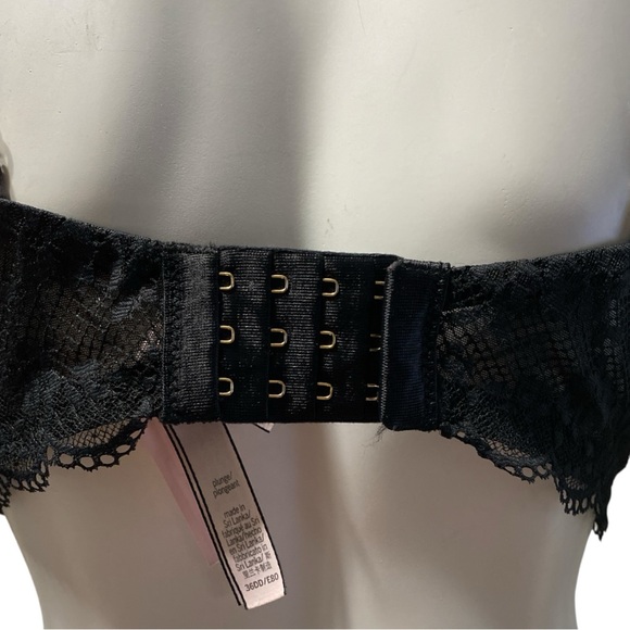 Victoria Secret Plunge Black Bra Lace Overlay Adjustable Straps and Clasp 36DD - Picture 9 of 16